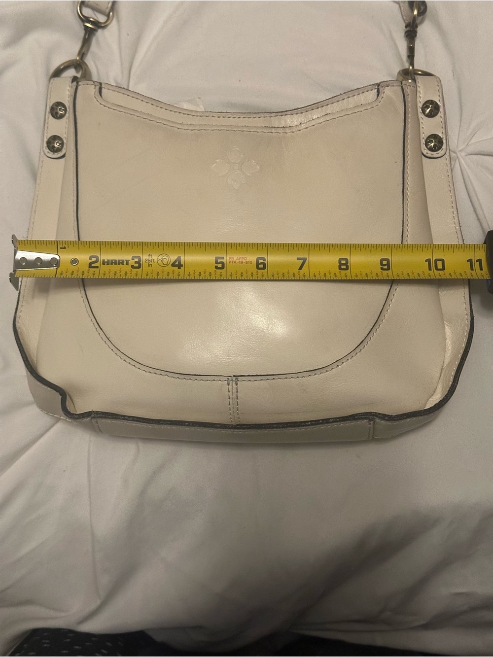 Patricia Nash Cream Leather Shoulder Bag with Subtle Embossed Logo - Picture 6 of 9